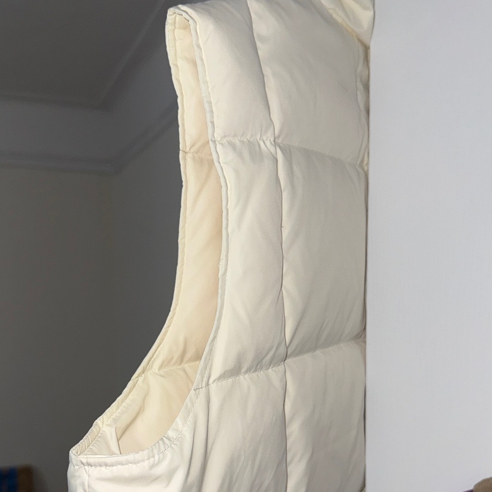 Lands' End Women's Ivory Puffer Vest - Picture 3 of 12